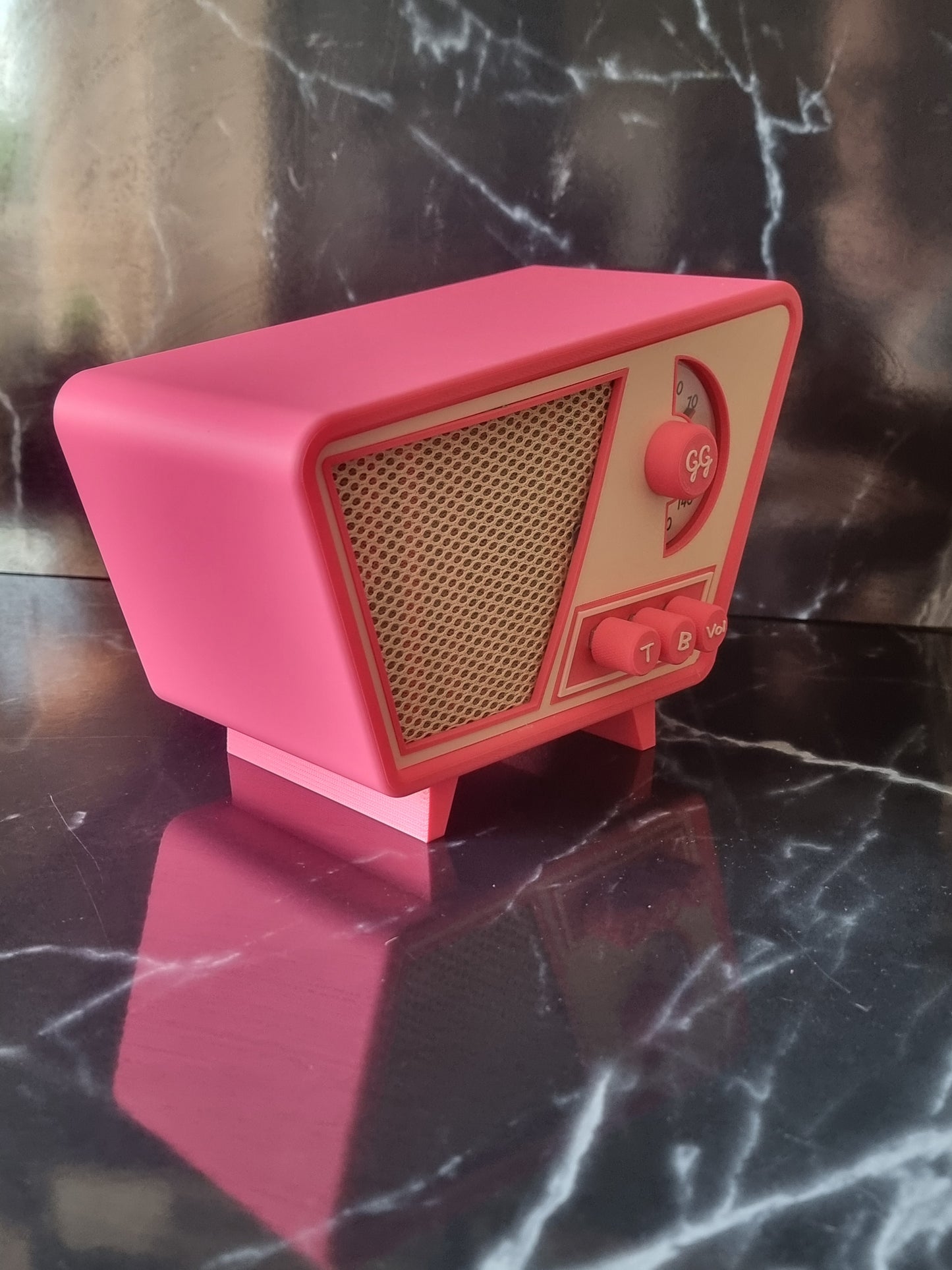 The Jetson, Retro Bluetooth device. Vintage style speaker. 1950s. Pink